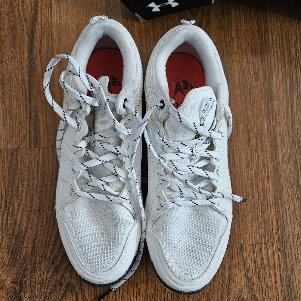 Under Armour Glory Turf Shoes Size 8.5